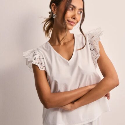 ONLLOU LIFE EMB S/S FRILL TOP