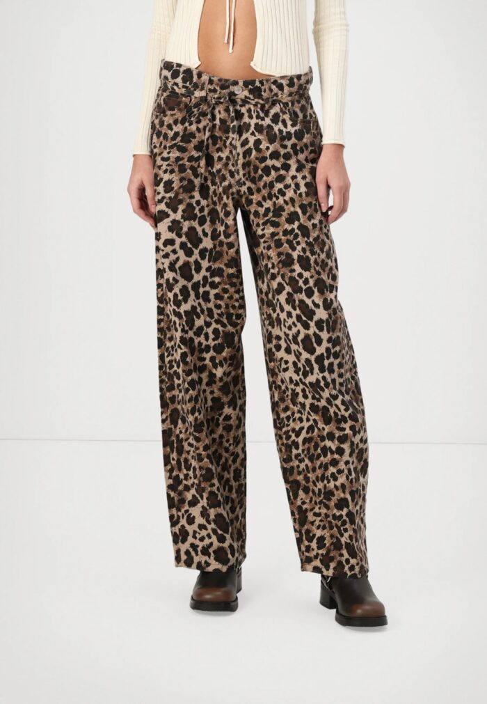 ONLGIANNA MW STRAIGHT BELT PANT - Image 1